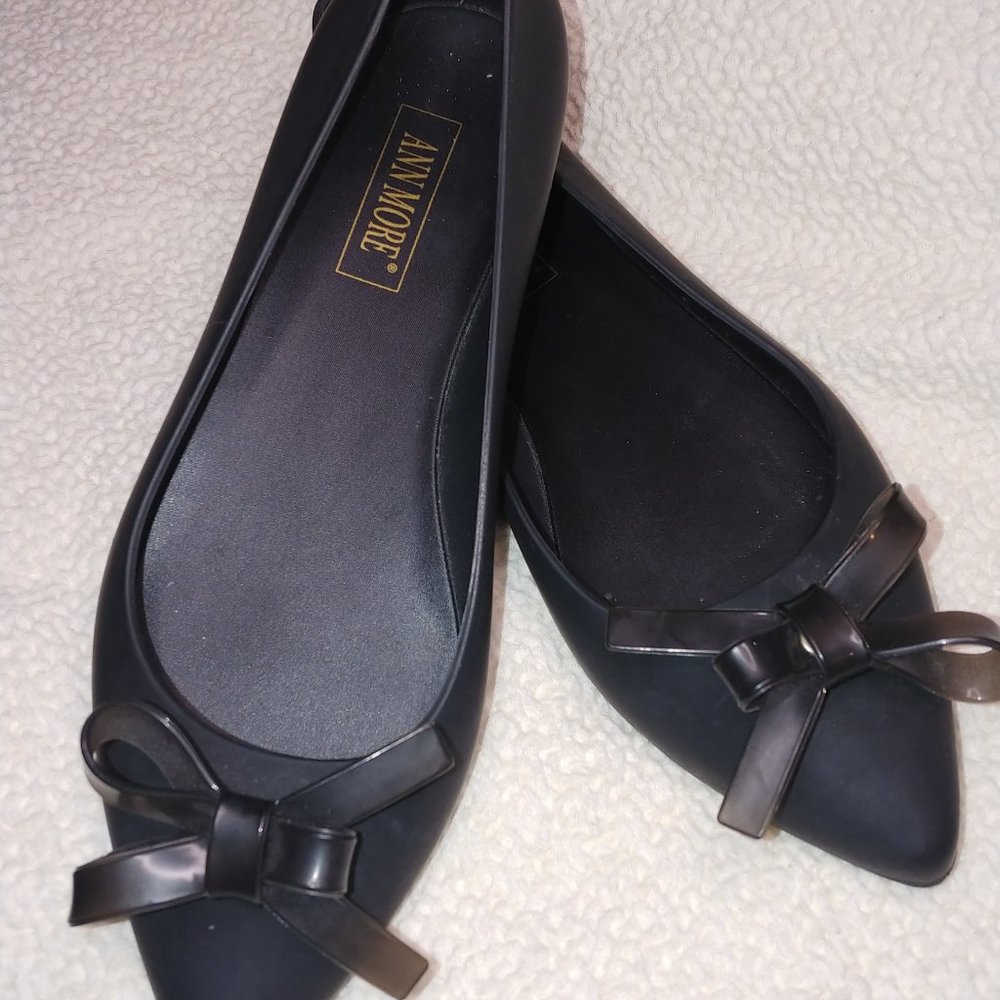 Black |  Pointy Toe Jelly Flats